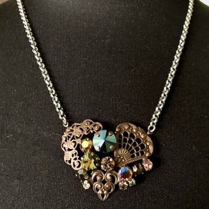 Sabika Vintage Remarkable Heart Necklace